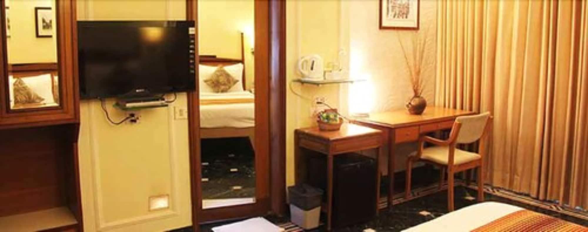 Hiltop Hotel Mumbai Exterior photo