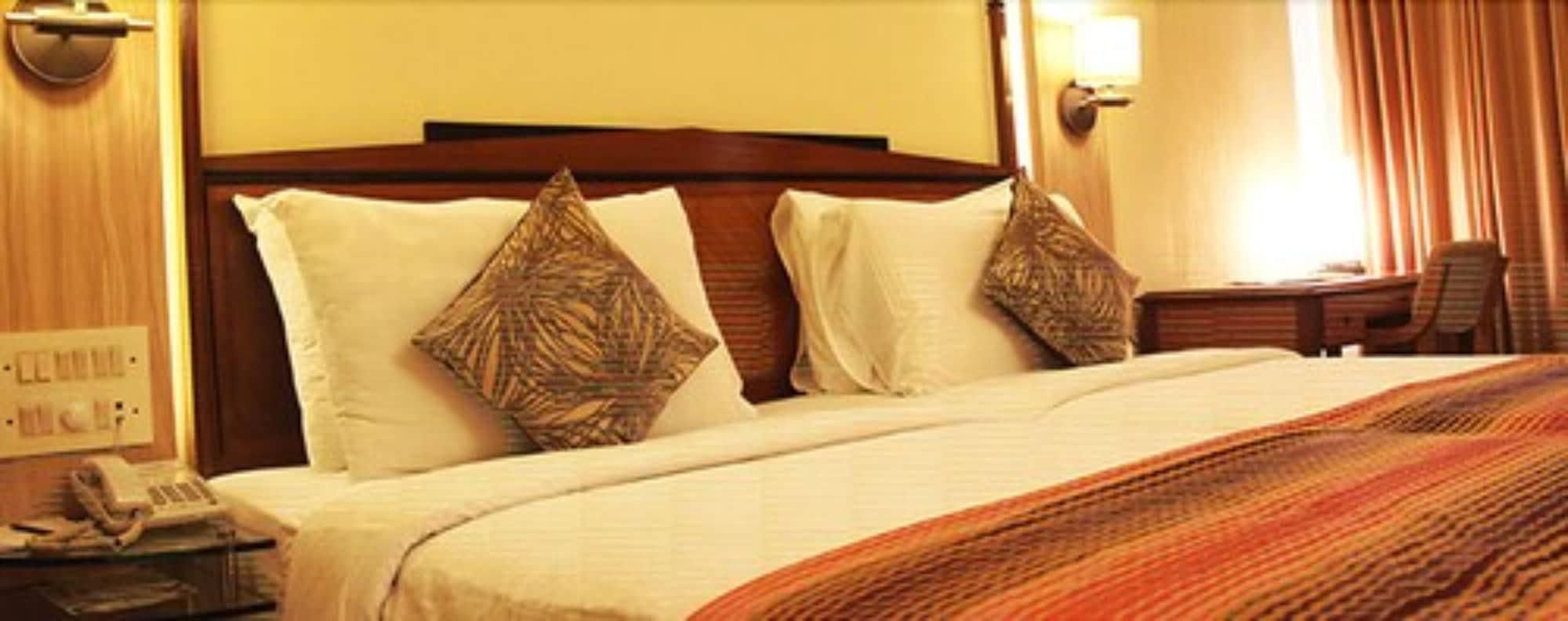 Hiltop Hotel Mumbai Exterior photo