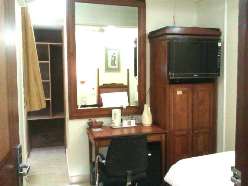Hiltop Hotel Mumbai Exterior photo