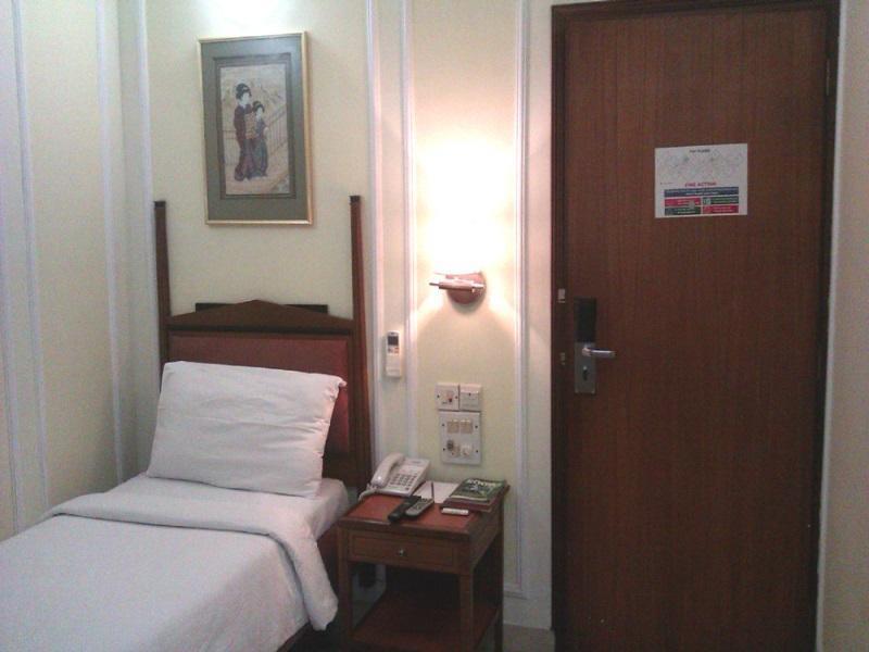 Hiltop Hotel Mumbai Exterior photo
