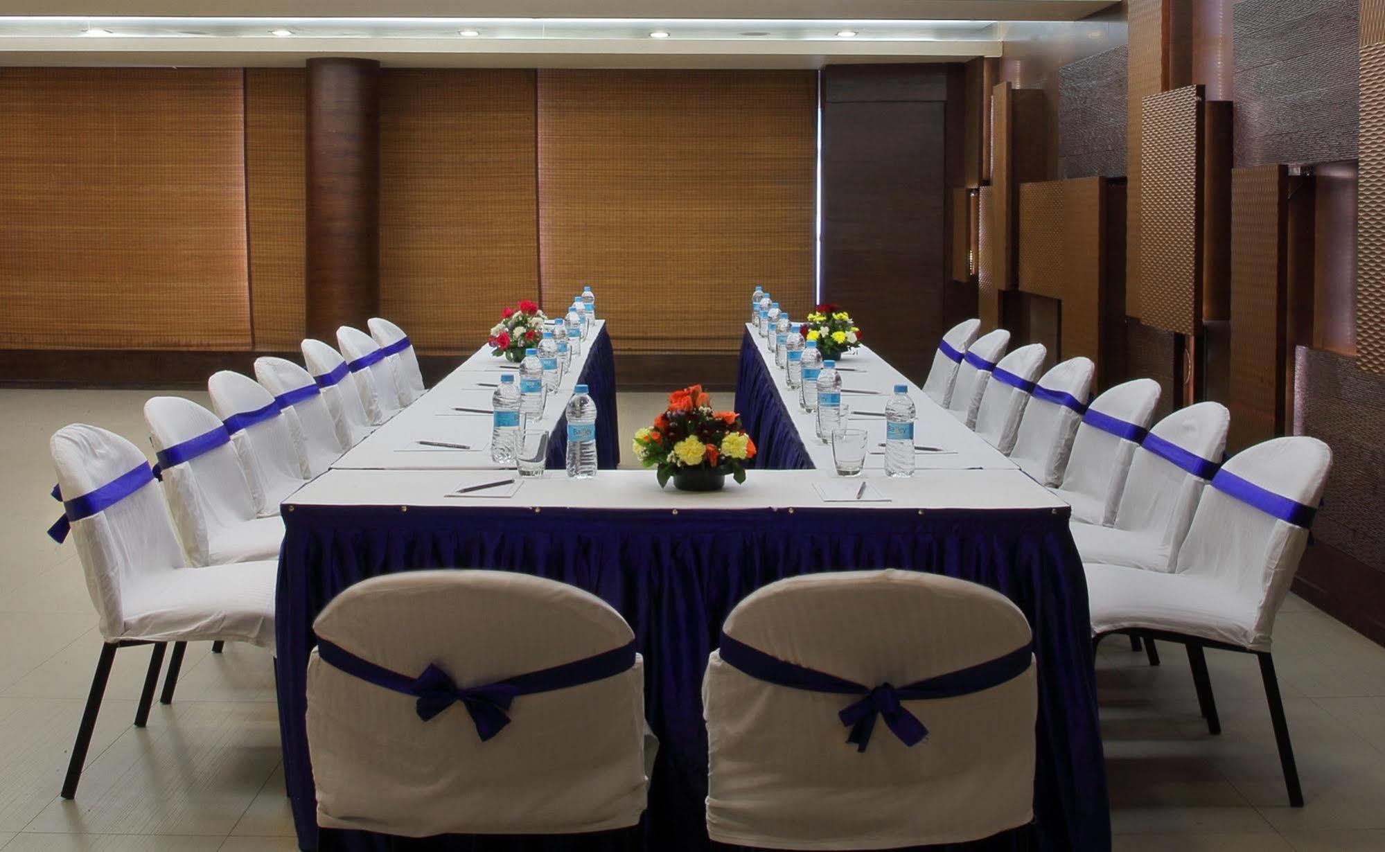 Hiltop Hotel Mumbai Exterior photo