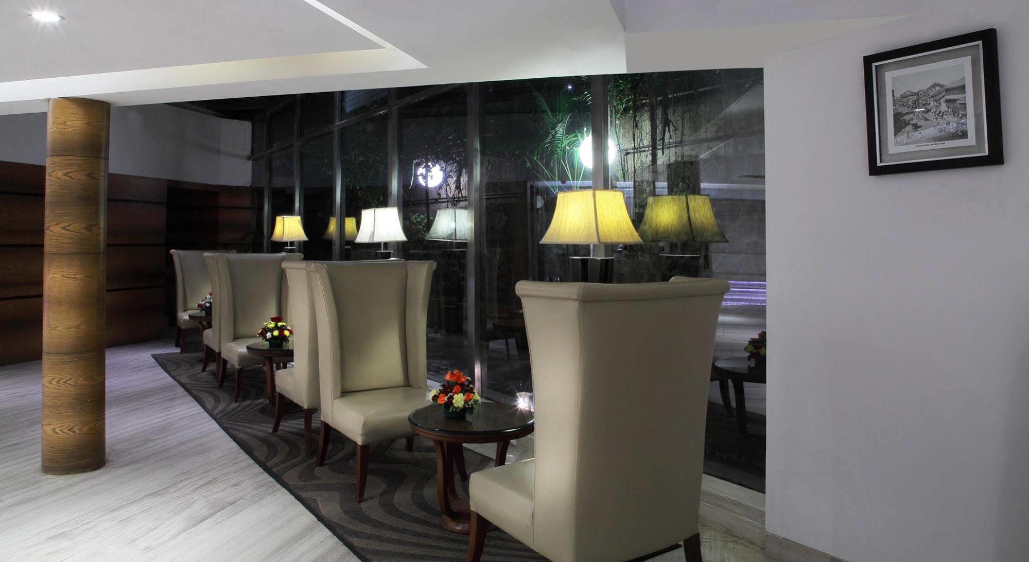 Hiltop Hotel Mumbai Exterior photo
