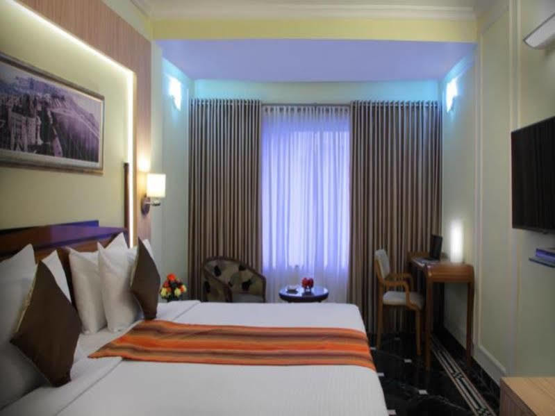 Hiltop Hotel Mumbai Exterior photo